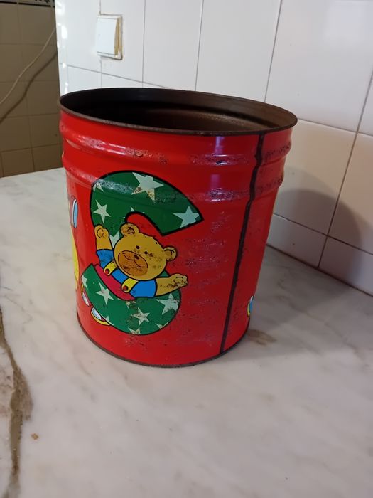 Lata Antiga em Metal