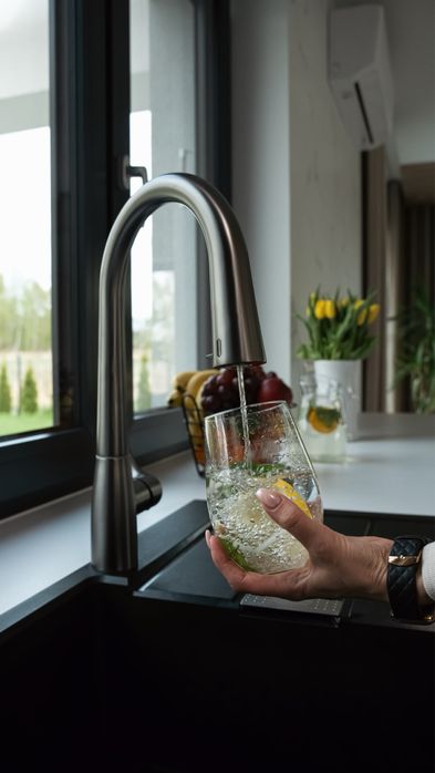 Bezdotykowa bateria z FILTREM WODY