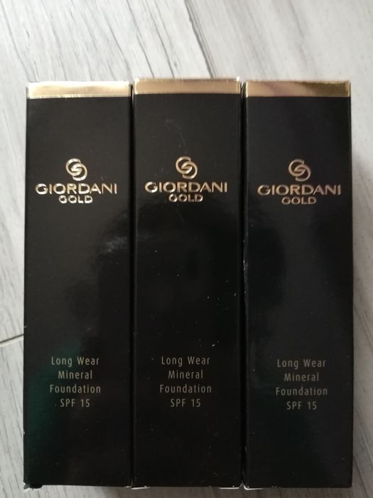 Oriflame, spf 15, podkład mineralny Giordani Gold, porcelain