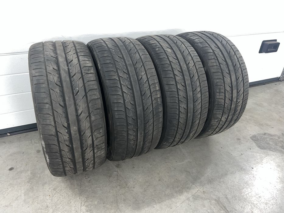 Продам комплект гуми 255/35 R20 Toyo Extensa HP