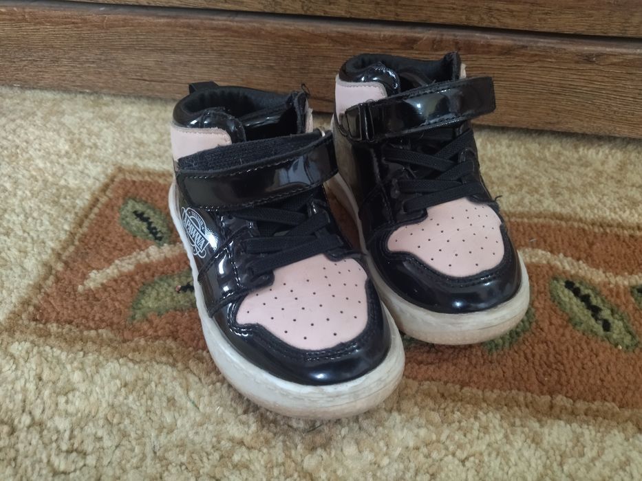 Sprzedam buty dziewczęce