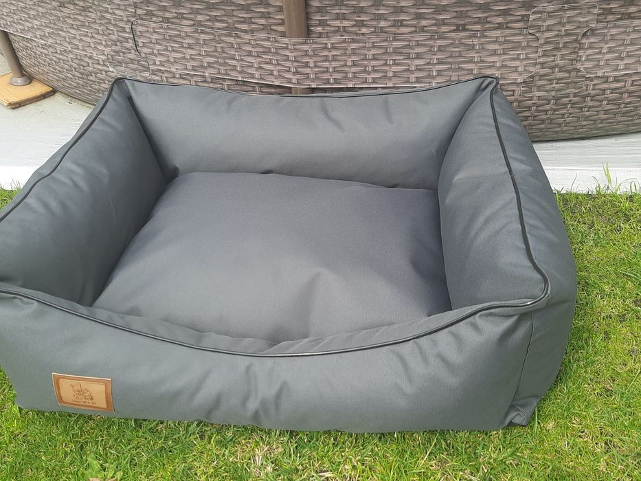 Szara kanapa dla pieska