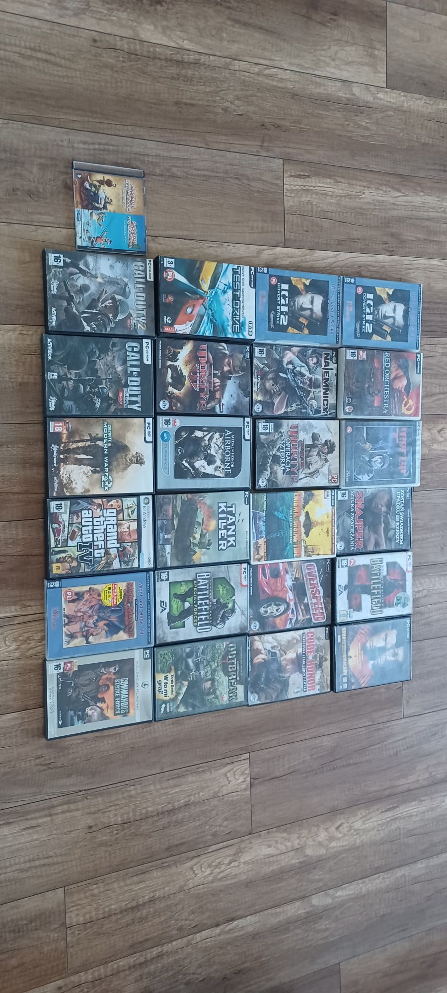 Zestaw gier na PC 25-40zl sztuka call of duty,grand theft auto IV