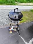 Grill okrągły, 3 nogi, podwójny ruszt