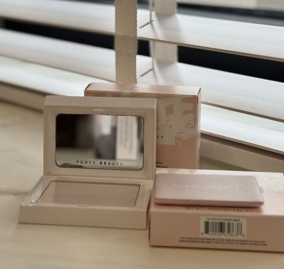 Fenty Beauty  Фіксуюча та матуюча пудра