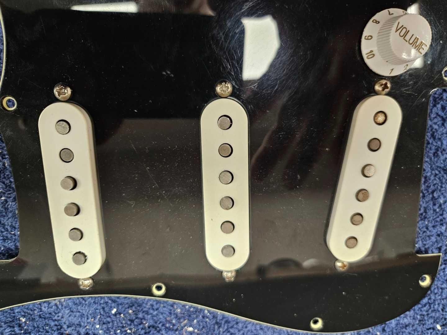 Pickguard z przetwornikami Fender Pure Vintage 73' i SD Twang Banger