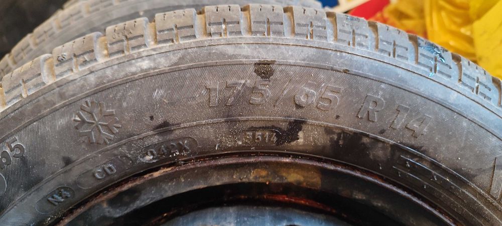 4 Opony Kormoran SnowPro zimowe 175/65/R14+felgi stalowe