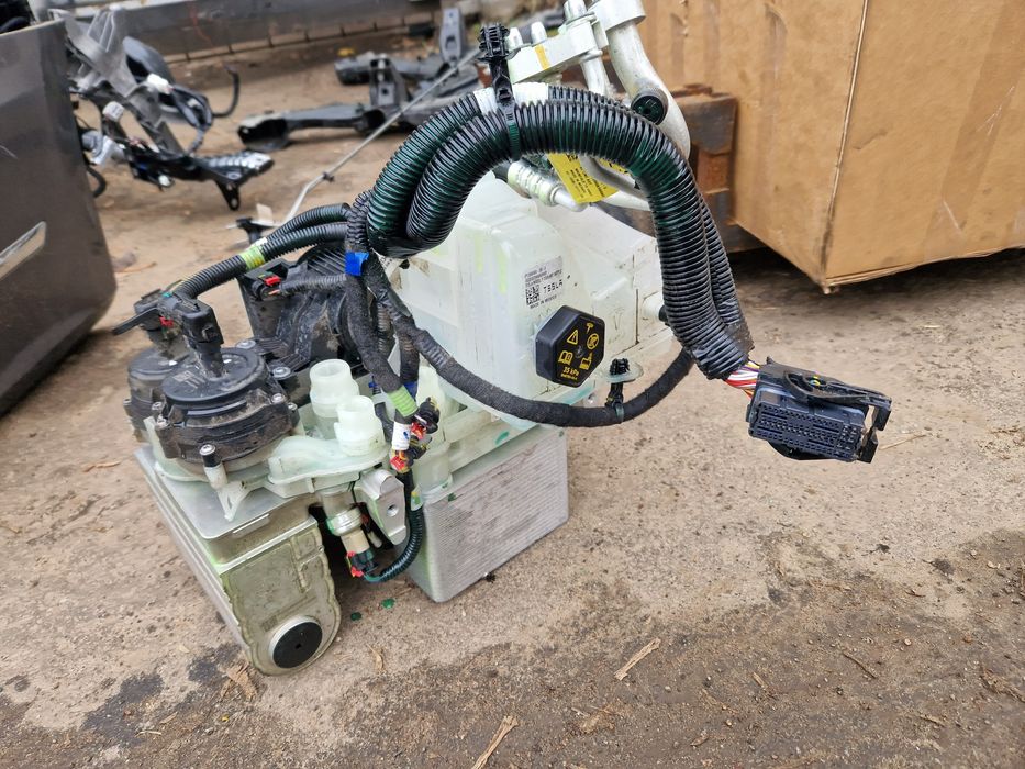 Тепловой насос Tesla Model 3/Y разборка