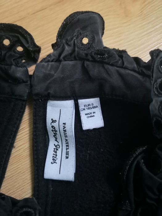 Bluza sweterek z bufkami koronka care label
