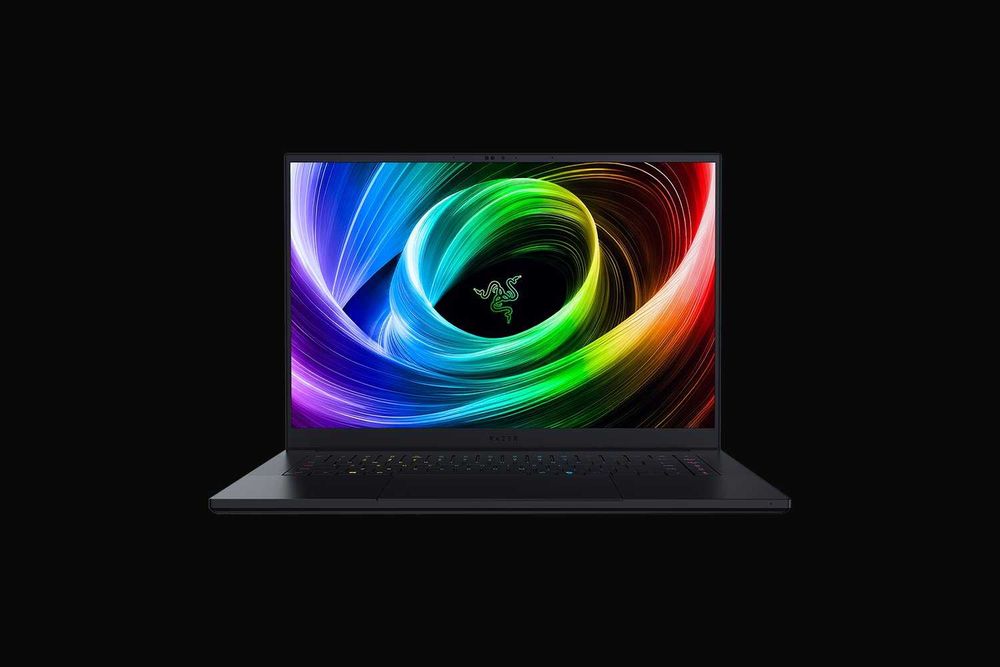 Razer Blade 16 - 240 Hz • OLED • Ryzen 9 365 • 16GB • RTX 5060 • 1TB