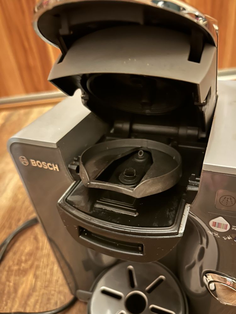Ekspres do kawy na kapsułki Bosch Tassimo FD9306