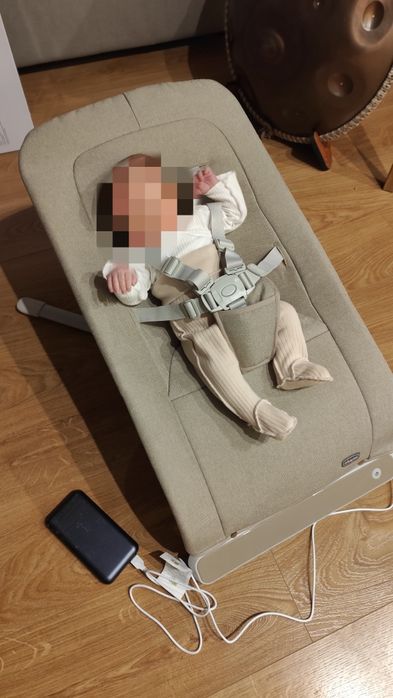 Шезлонг крісло гойдалка Chicco Rhythm'n'Sound заколисуючий центр