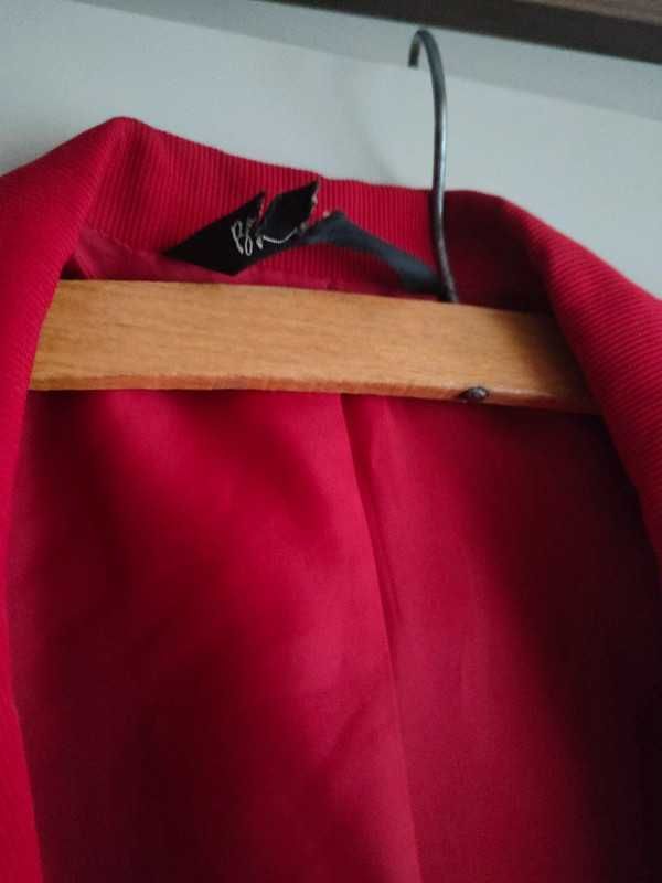 Czerwony jesienny płaszcz damski L 40