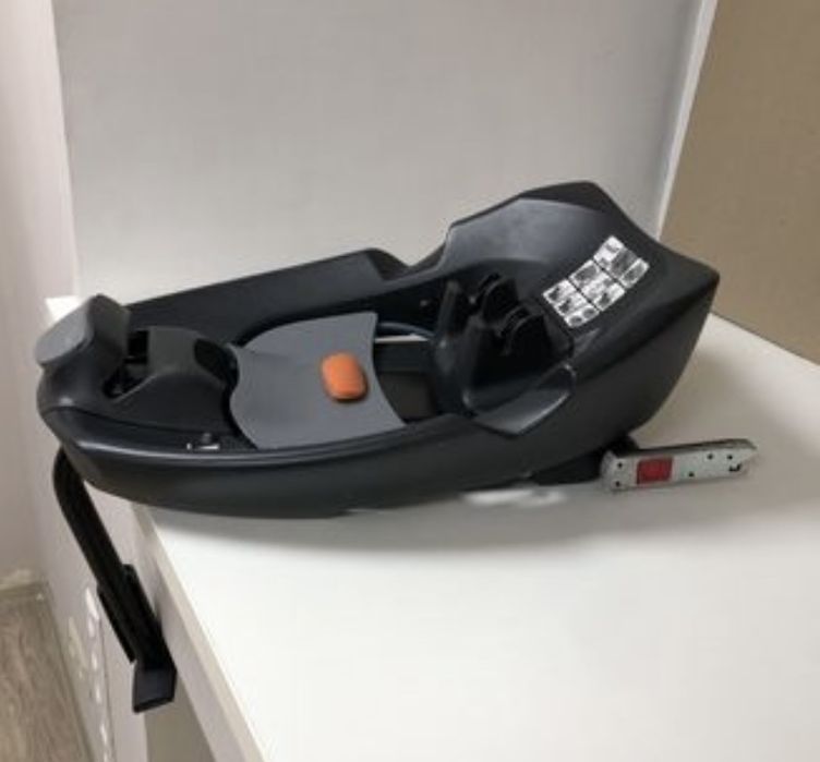 Cybex Cloud Q + база ISOFIX — ідеальний стан!