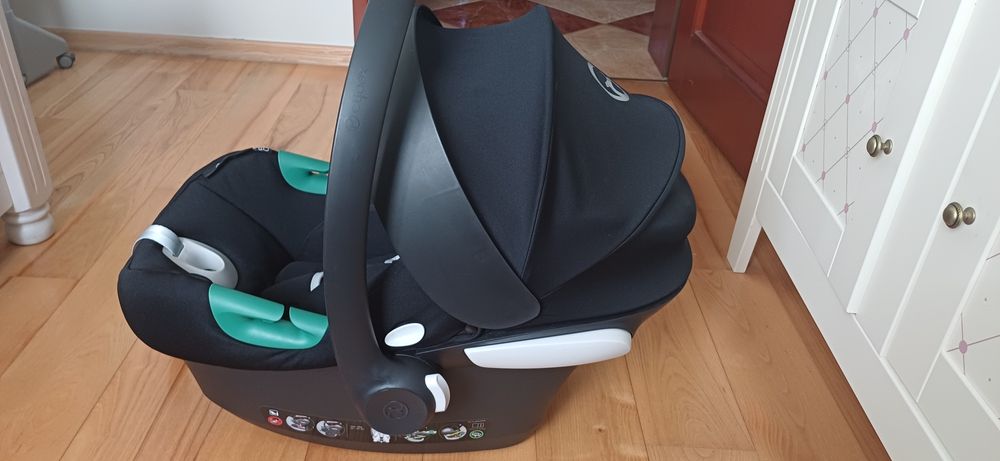 Fotelik Cybex Aton B2 i- size z bazą