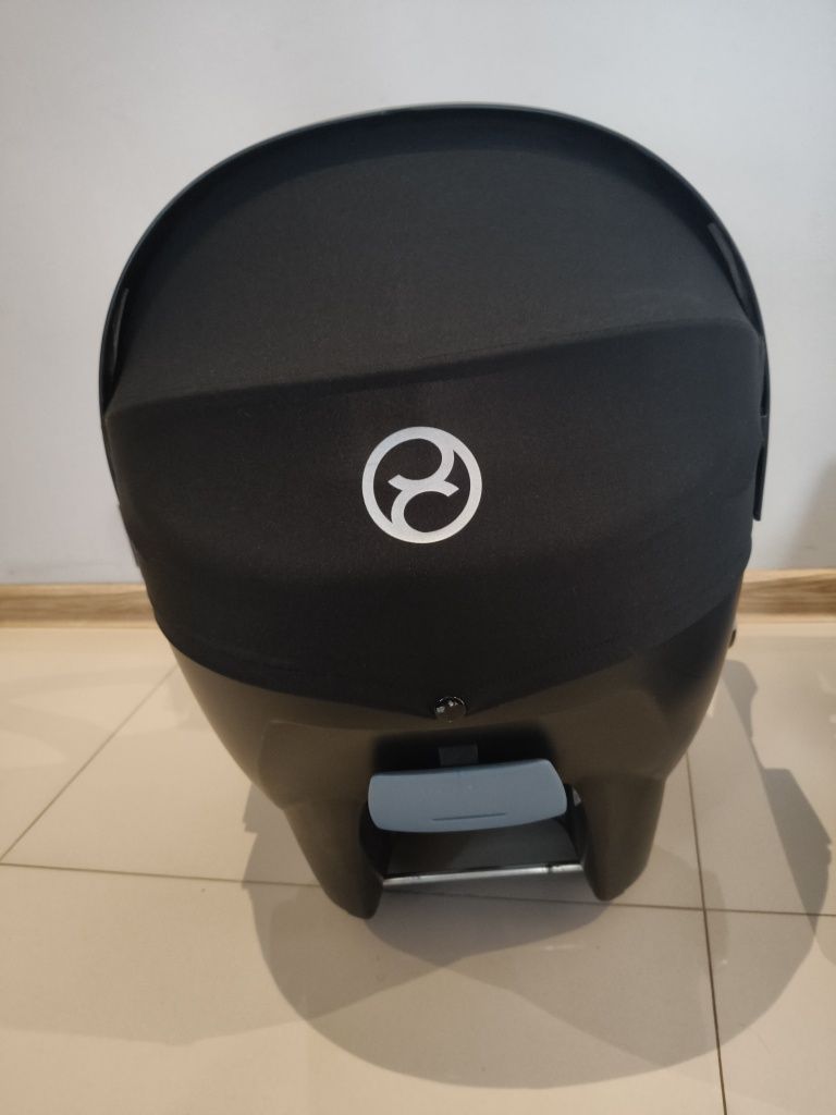 Cybex Atom 2 fotelik i baza