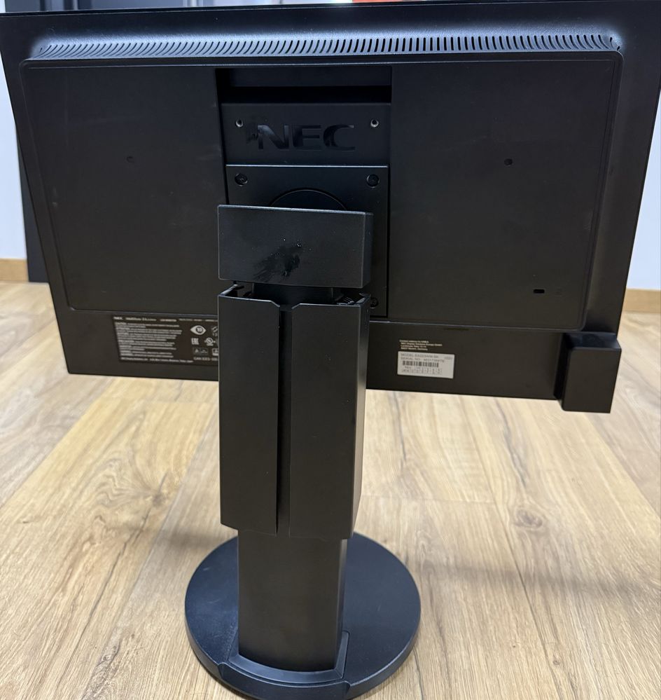Monitor NEC EA223WM