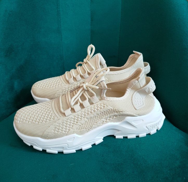 Buty sportowe damskie