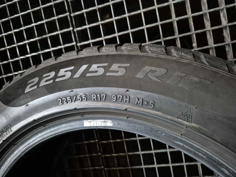 PIRELLI Winter SOTTOZERO 3   225/55R17   MO