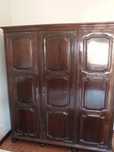 Roupeiro antigo
