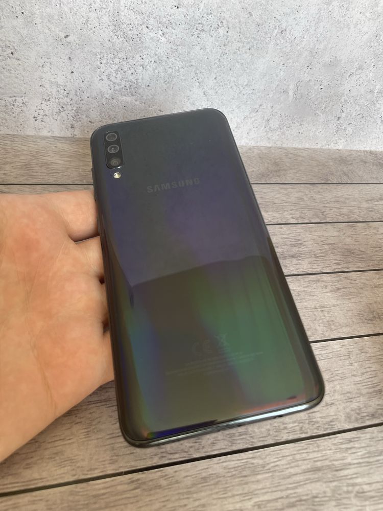 Смартфон Samsung A70 6/128 GB
