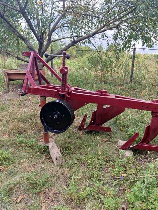 Плуг до міні- трактора