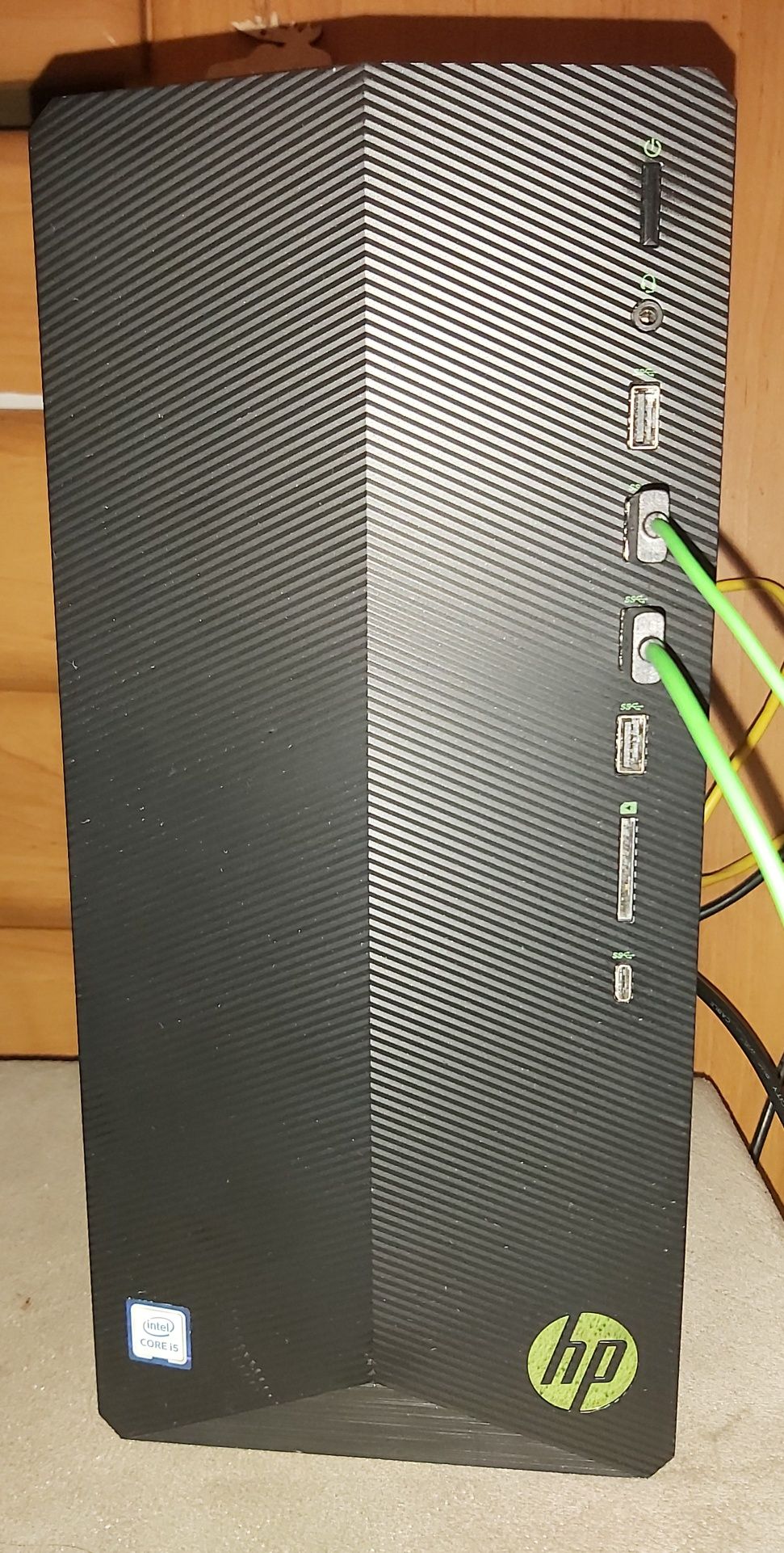 Hp gaming, i5 9400f, gtx 1650, 16GB RAM, WINDOWS