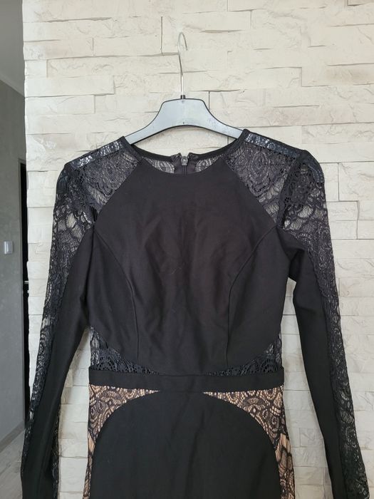 Nowa elegancka czarno beżowa sukienka dopasowana w koronke Butik S