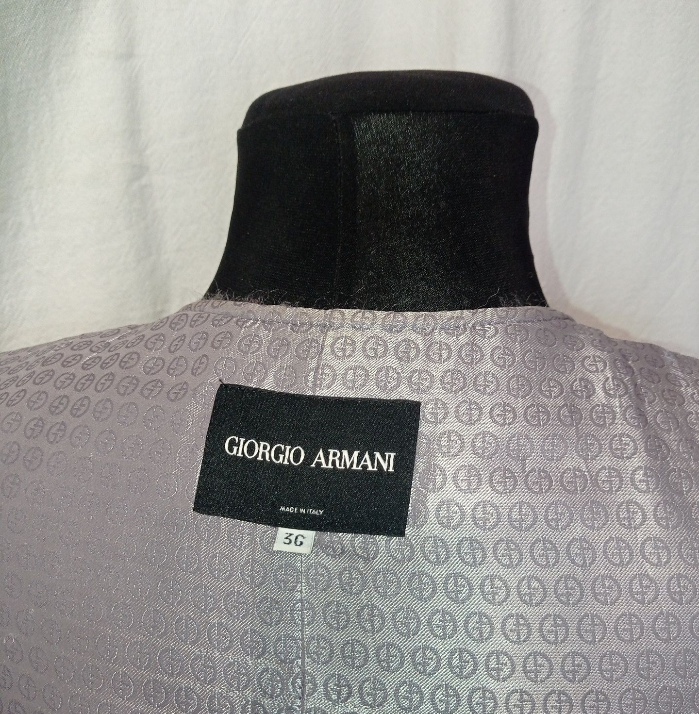 Пиджак Giorgio Armani женский р. 36.