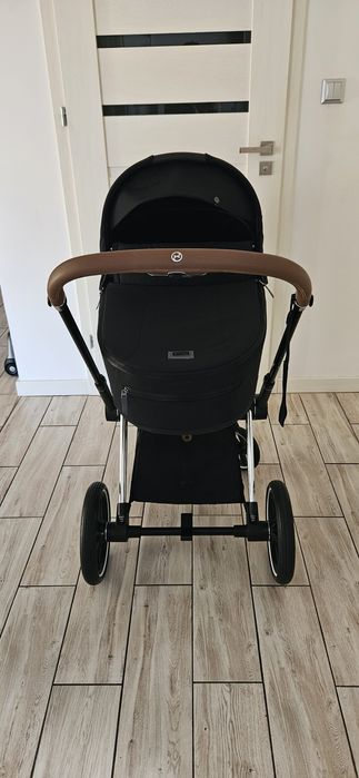 Wózek Cybex Priam 4.0 w zestawie 2w1 lub 4w1 z bazą obrotową.