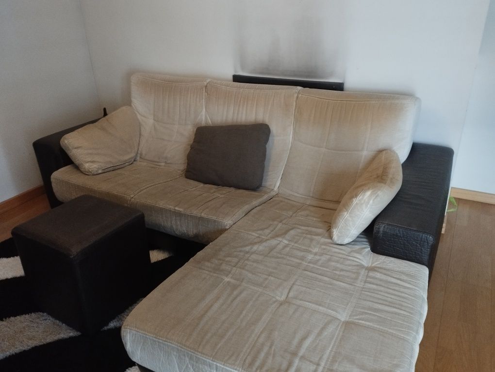 Sofá com chaise longue