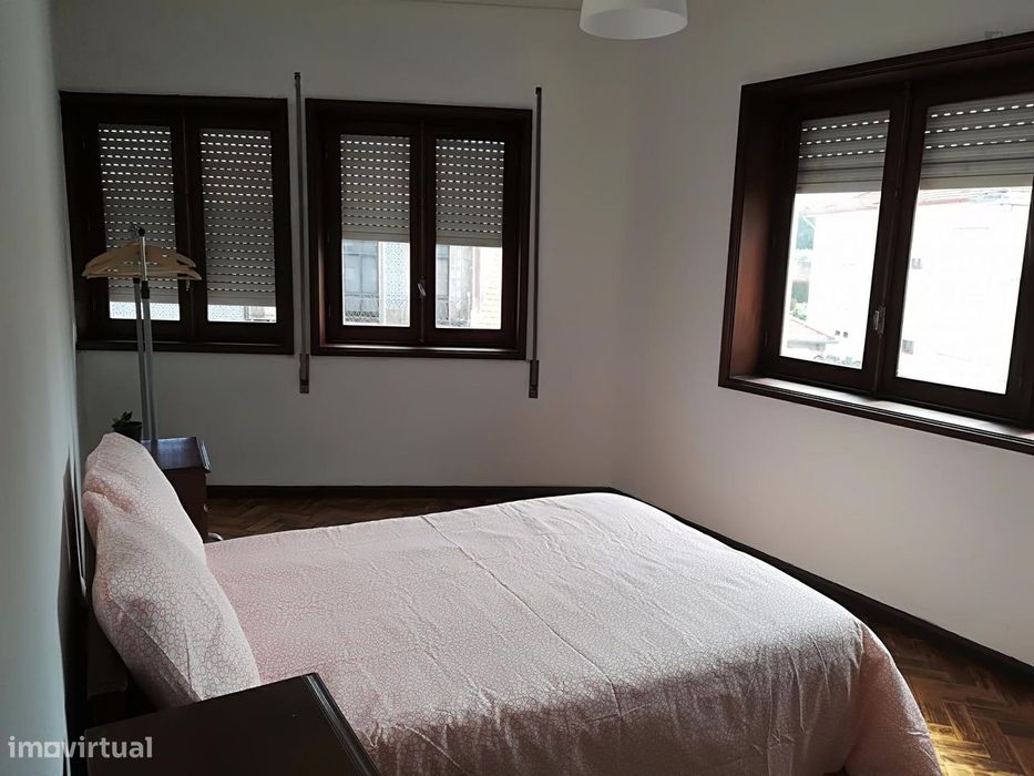 76668 - Quarto com cama de casal em apartamento...