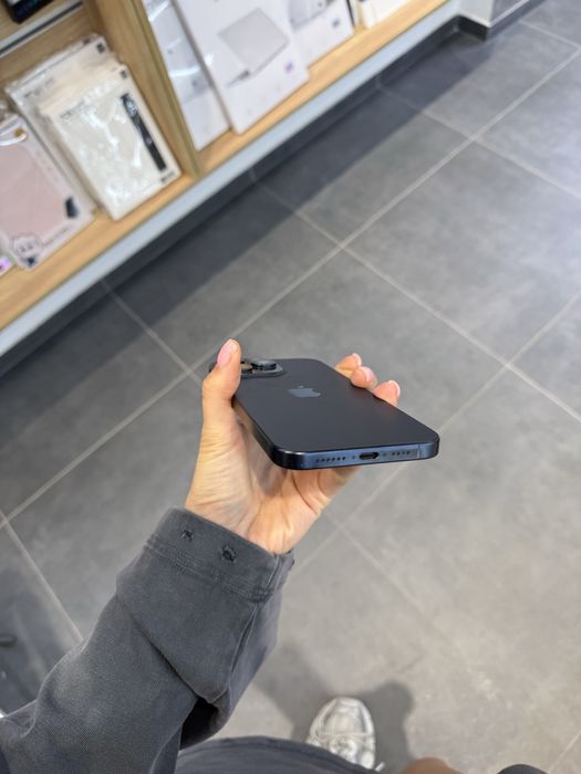 Used iPhone 15 pro max 256 blue