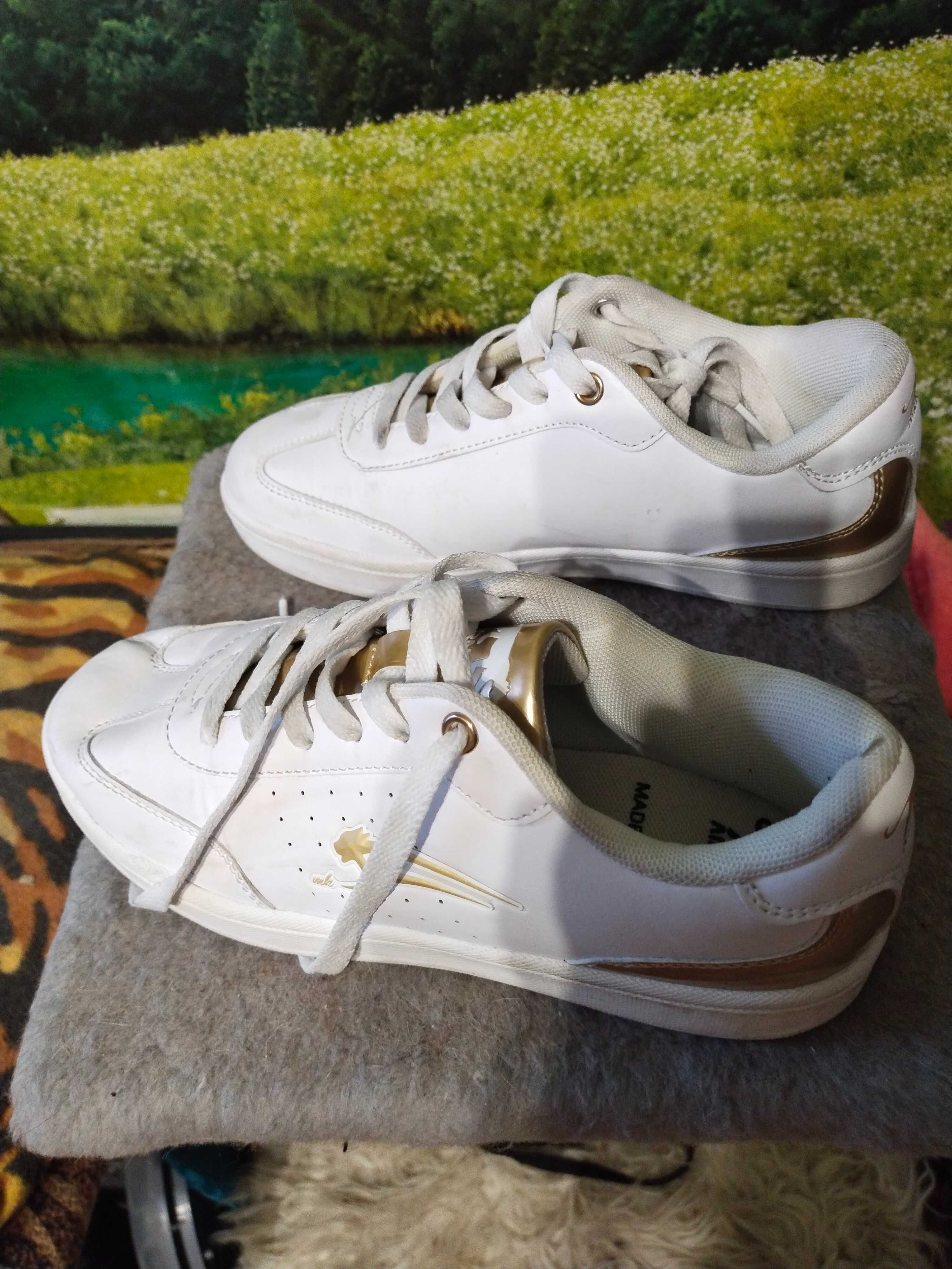 Кросівки Airness 36 розмір