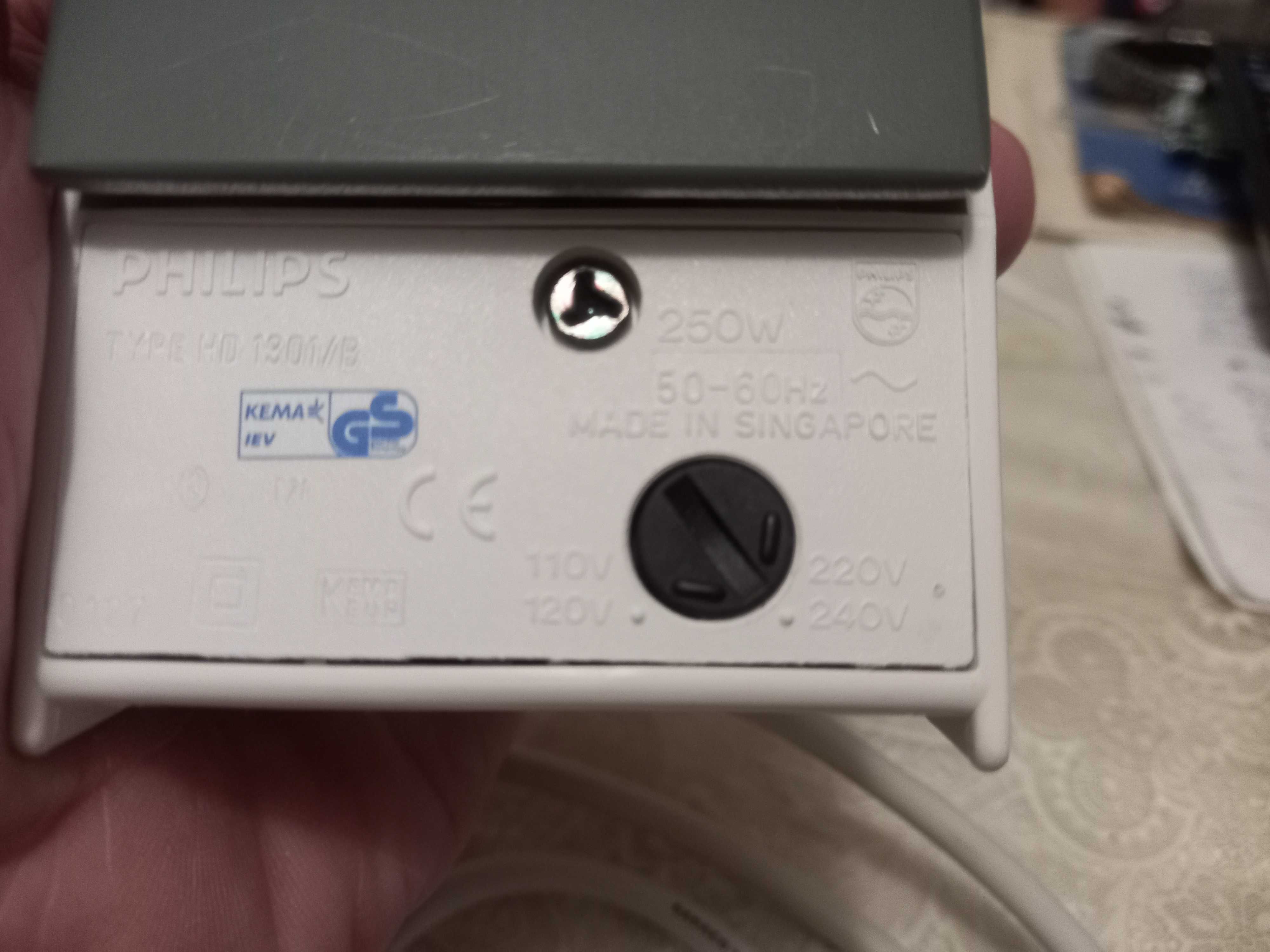 Дорожный утюг Philips HD-1301