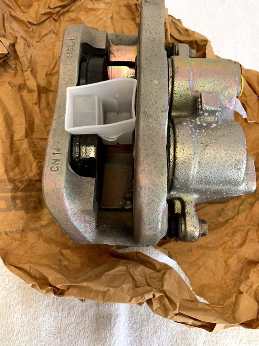 Discovery 2 98-04 Pinça de travão dianteira SEG000060 L/R Genuíno Novo