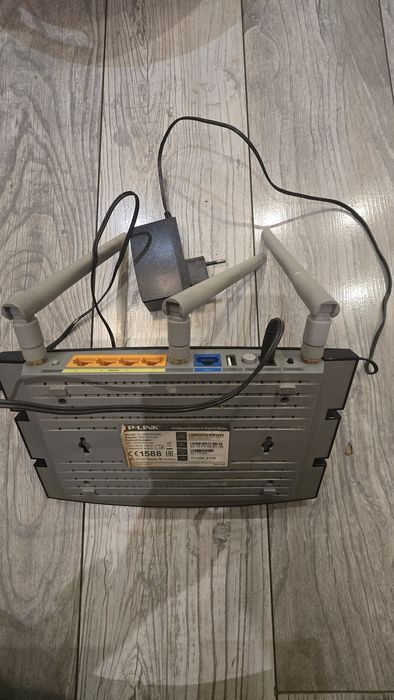 Router TP-Link TL-WR1043ND