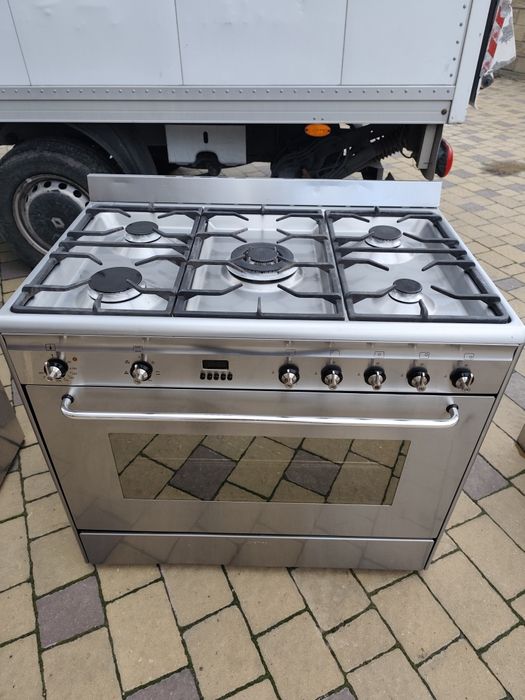 Професійна газова плита на 5 камфорок Smeg