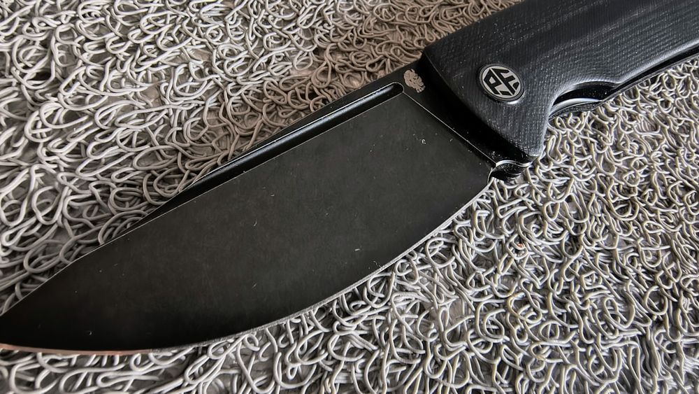 Nóż Petrified fish Beluga