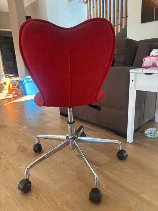 Designerskie krzesło biurowe obrotowe