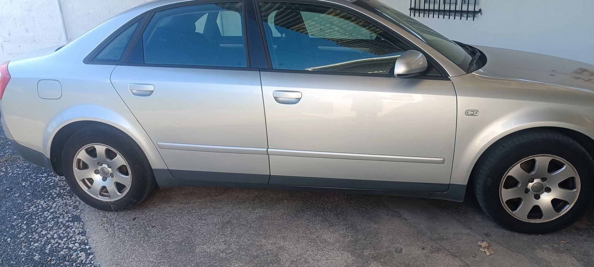 Vendo Audi A4 1.9 TDI