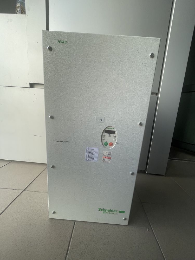 Частотный преобразователь Schneider Electric ATV212WD18N4