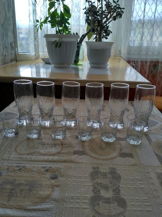Продам набор бокалов и рюмочек