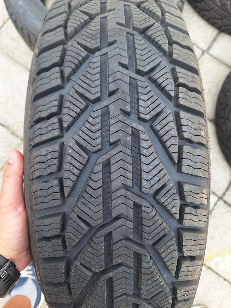 Nowe opony zimowe kormoran Snow 215 60 R17