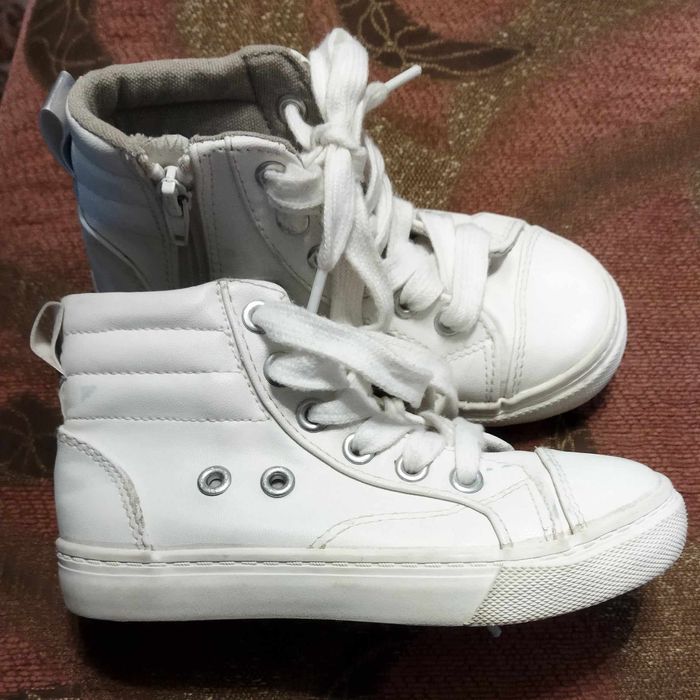 Белые стильные ботинки полуботинки кеды