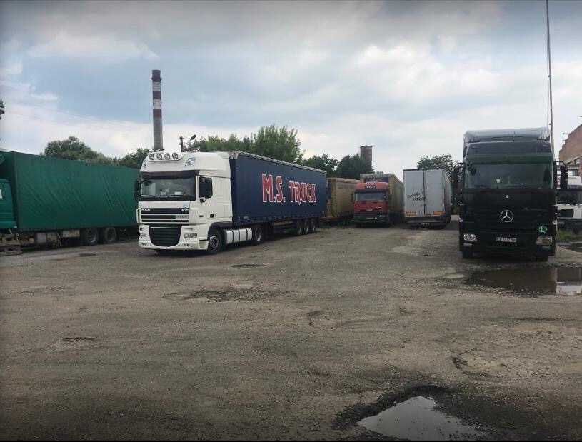 ЦІЛОДОБОВИЙ   TIR - паркінг.   Стоянка вантажних та легкових авто