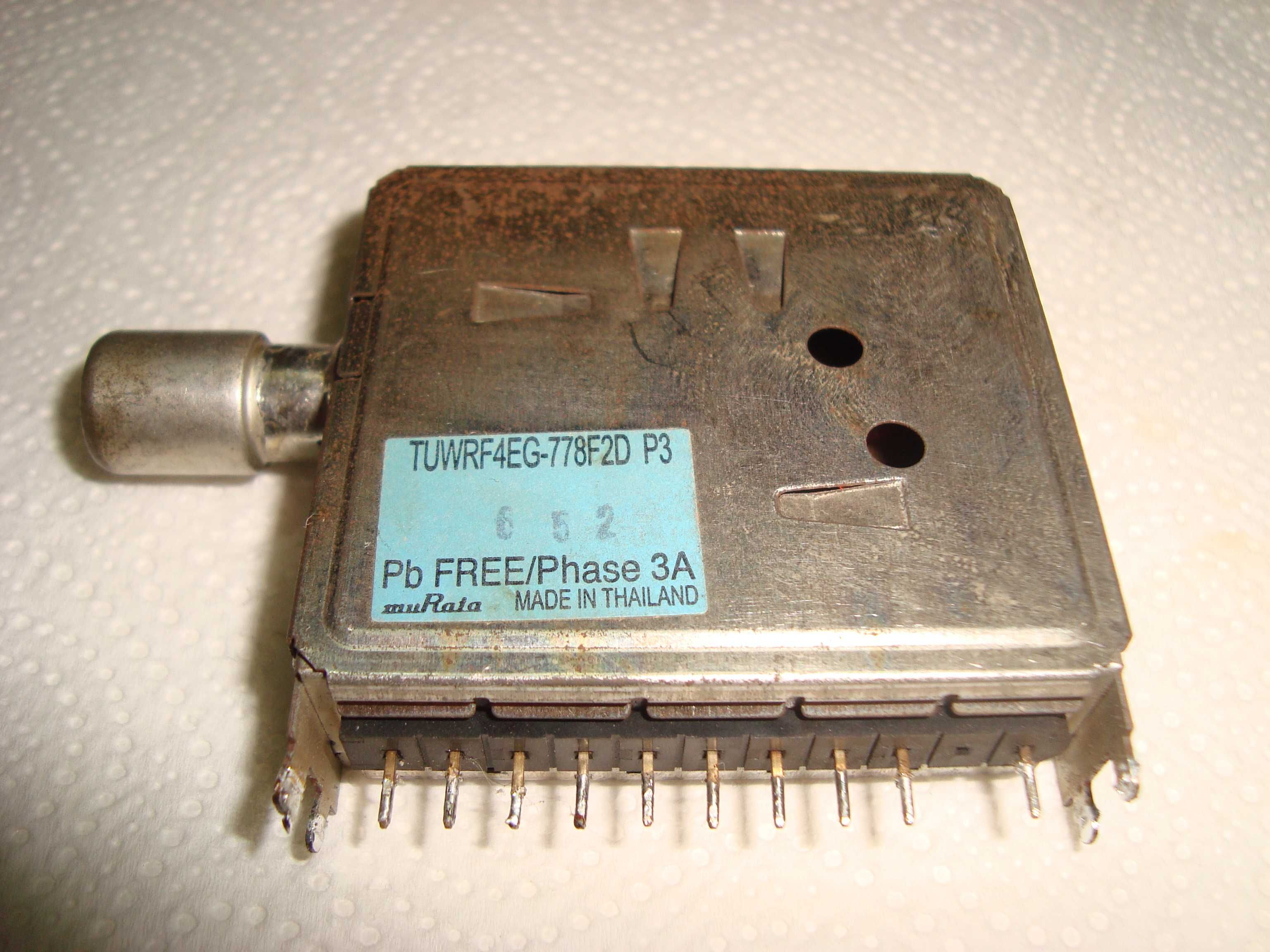 Тюнер TMDG1-837 TUWRF4EG-778F2D P3 TDQ-4D UV917/IEC рабочий, демонтаж