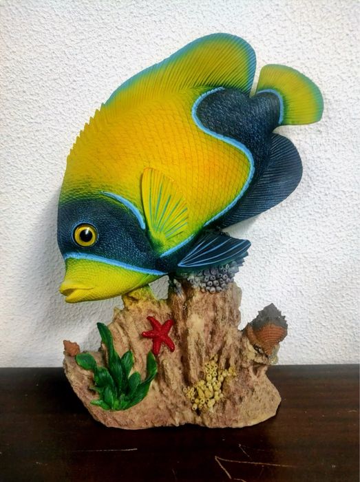 Esculturas de peixes