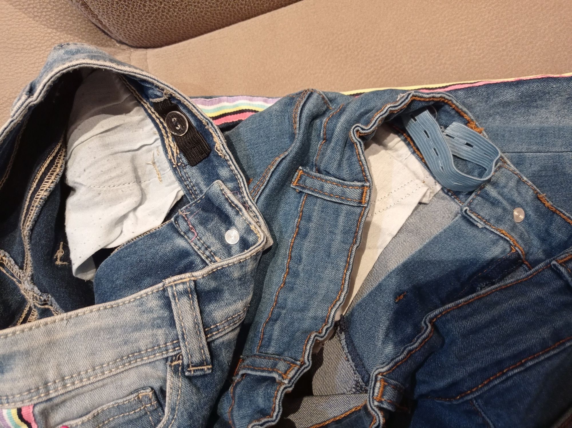 Spodnie dla dziewczynki jeansowe r.140