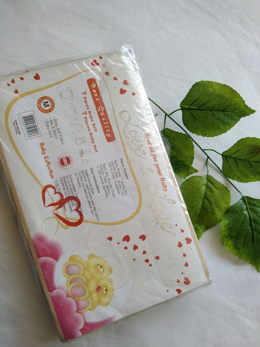 Wyprawka 7 elem body kaftanik śpiochy czapeczka niedrapki buciki ślini